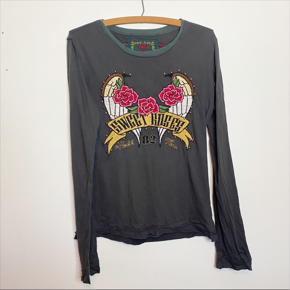 SALE 5/$25 YAG Couture Los Angeles Studded Embroidered Long Sleeve Tee Large